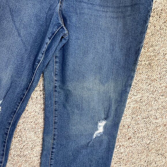 Style & Co Boyfriend Jeans Distressed Size 14 Medium Wash Stretch - Picture 4 of 9